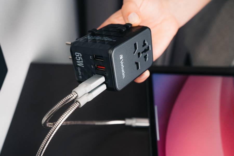 Verbatim Charger Travel Adapter World to World GAN III 65W 2xC 2xA UTA-05
